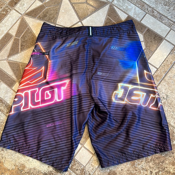 Men’s JetPilot Boardshorts Size 34 Waist - Picture 7 of 7